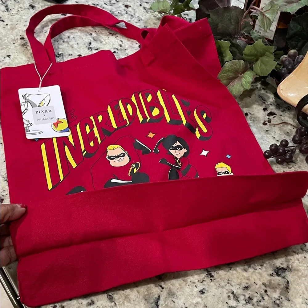NWT Primark Superhero Kids Authentic Pixar THE INCREDIBLES- Red, Yellow, & Black